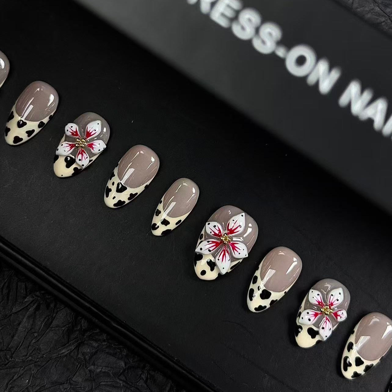 Leopard French Tip Press On Nails with 3D Flowers and Nude Base Artificial reusable fake glue on faux manicure nails trendy art
