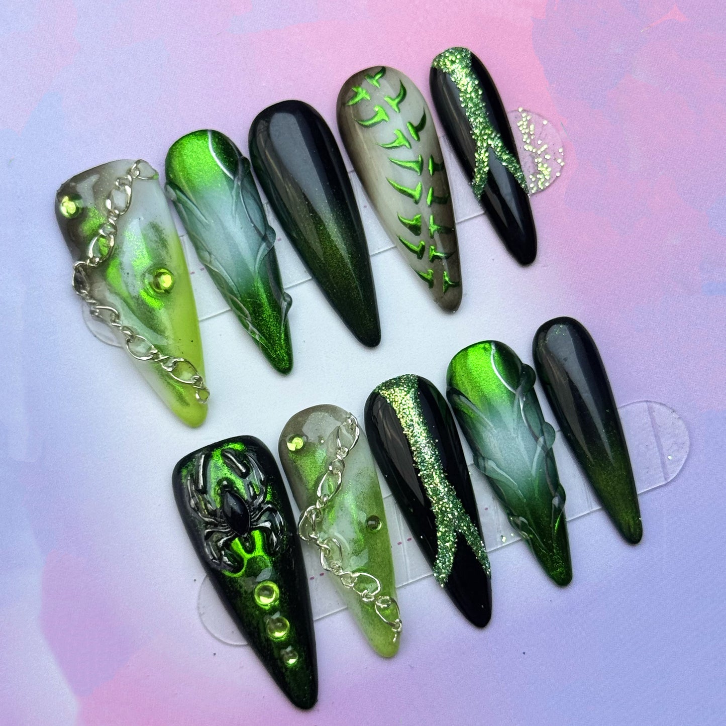 Green Gothic Press On Nails – Spider Leaf Chain Design Black Green Gradient Fantasy Stiletto Nails Halloween Nail Art