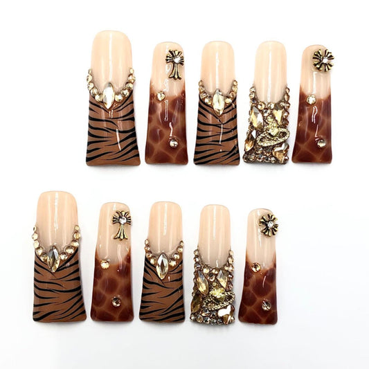 press on nails glue animal print giraffe gold bling rhinestone short duck exotic glamorous faux artificial tiger stripe gold nail art trendy