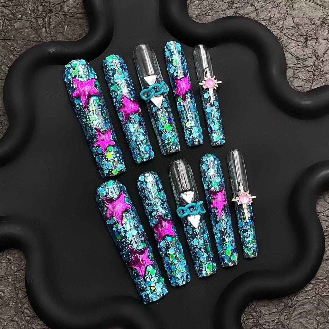 Galaxy Glitter Blue Press On Nails – Star Charm & Cosmic Chain Set