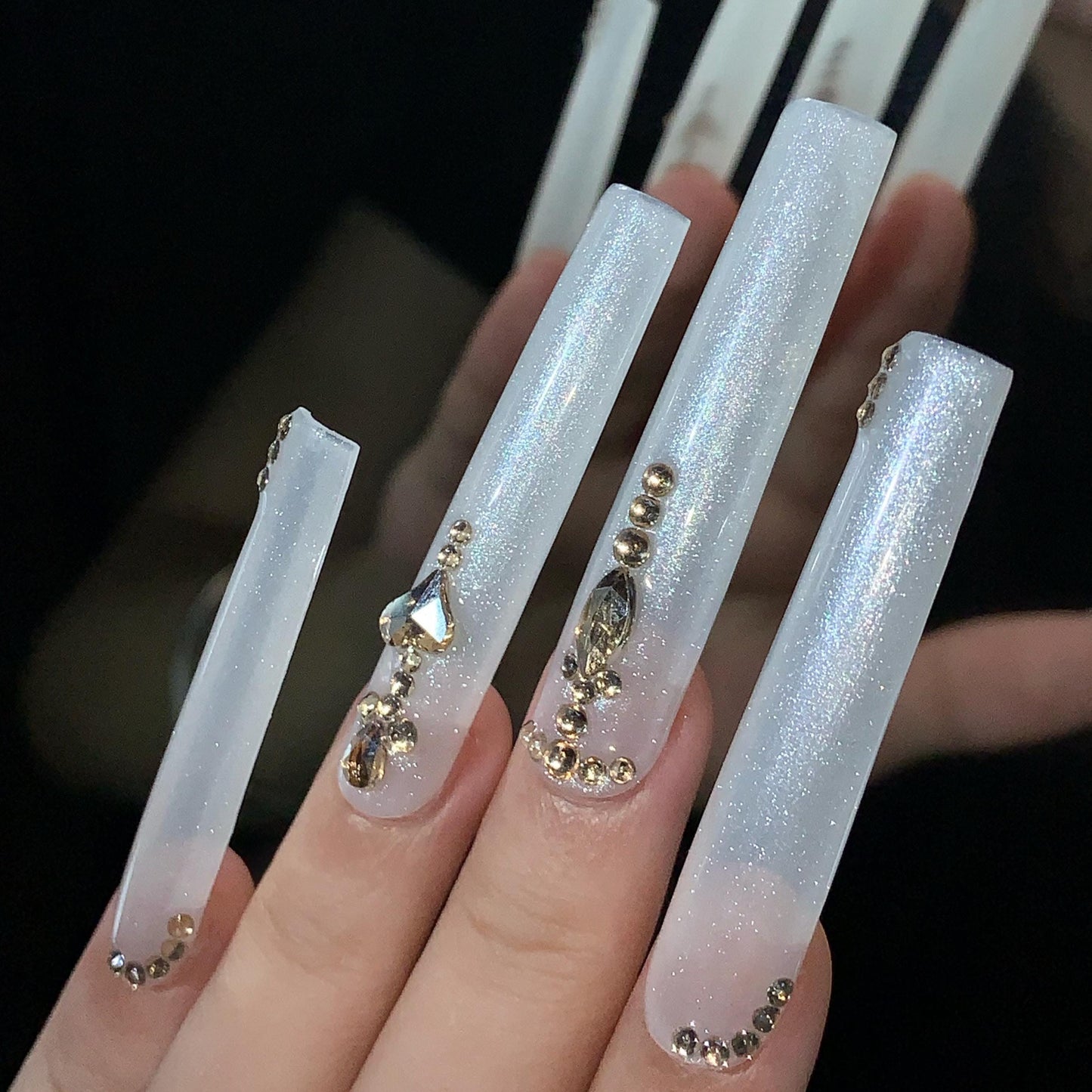 Elegant White Glitter Press On Nails – Gold Rhinestone Luxury Coffin Set Artificial reusable fake glue on faux manicure nails trendy art