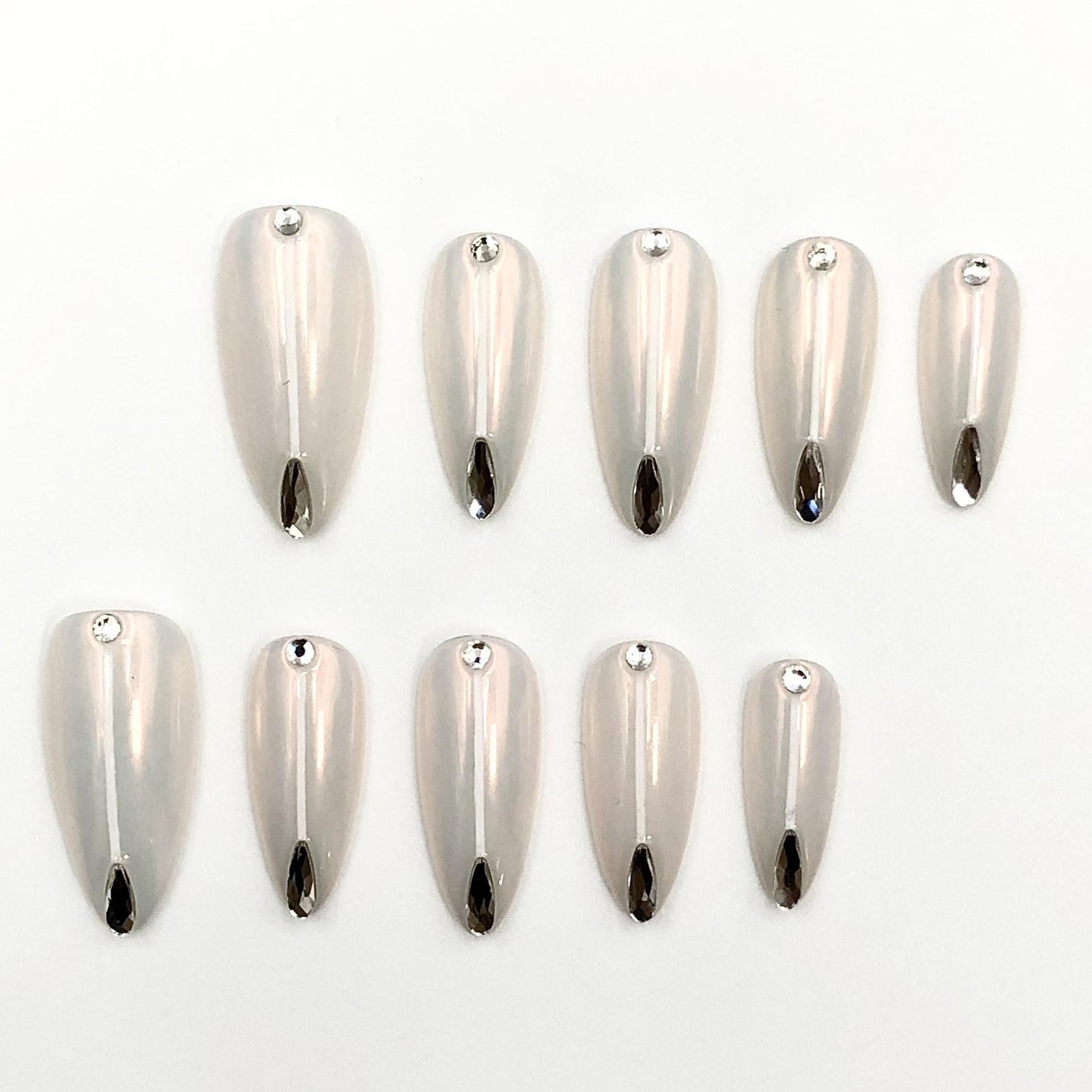 Chrome Pearl Aura Press-On Nails – Minimalist Silver Drop Accent Set Artificial reusable fake glue on faux manicure nails trendy art