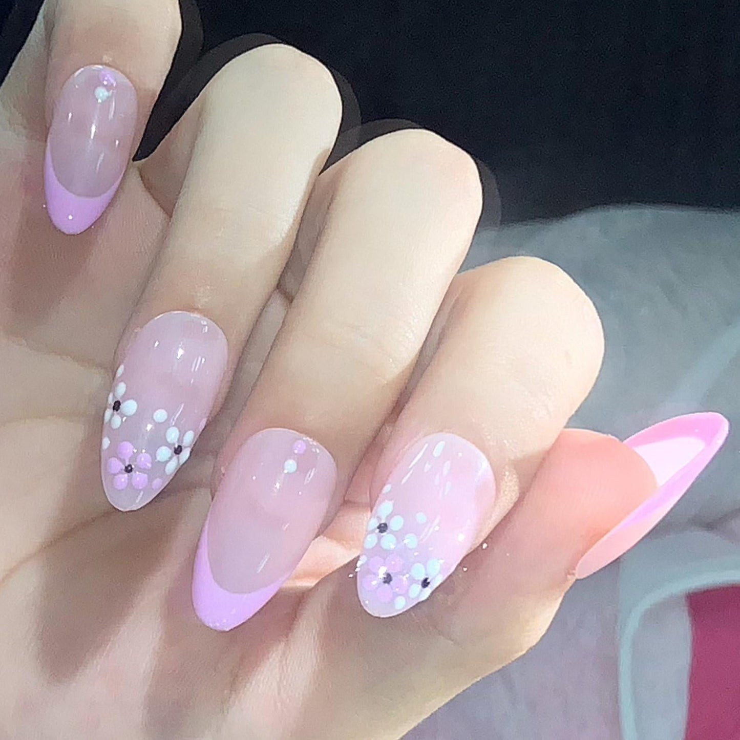 Lilac French Tip Press-On Nails with Polka Dot Flower Accents–Soft Spring Floral Nail Set Artificial reusable fake glue on faux nails art