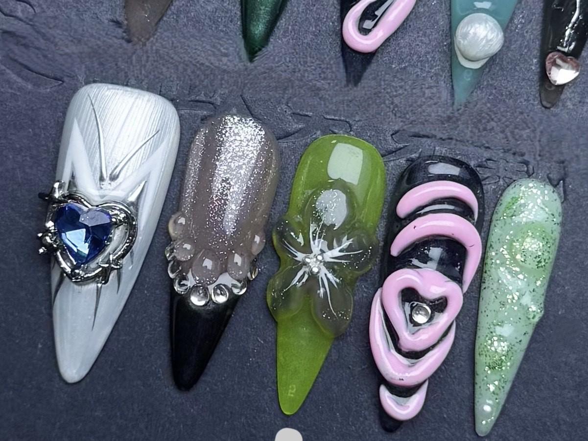 Eclectic Mixed Media Press-On Nails – 3D Heart, Glitter & Chrome Accents Artificial reusable fake glue on faux manicure nails trendy art