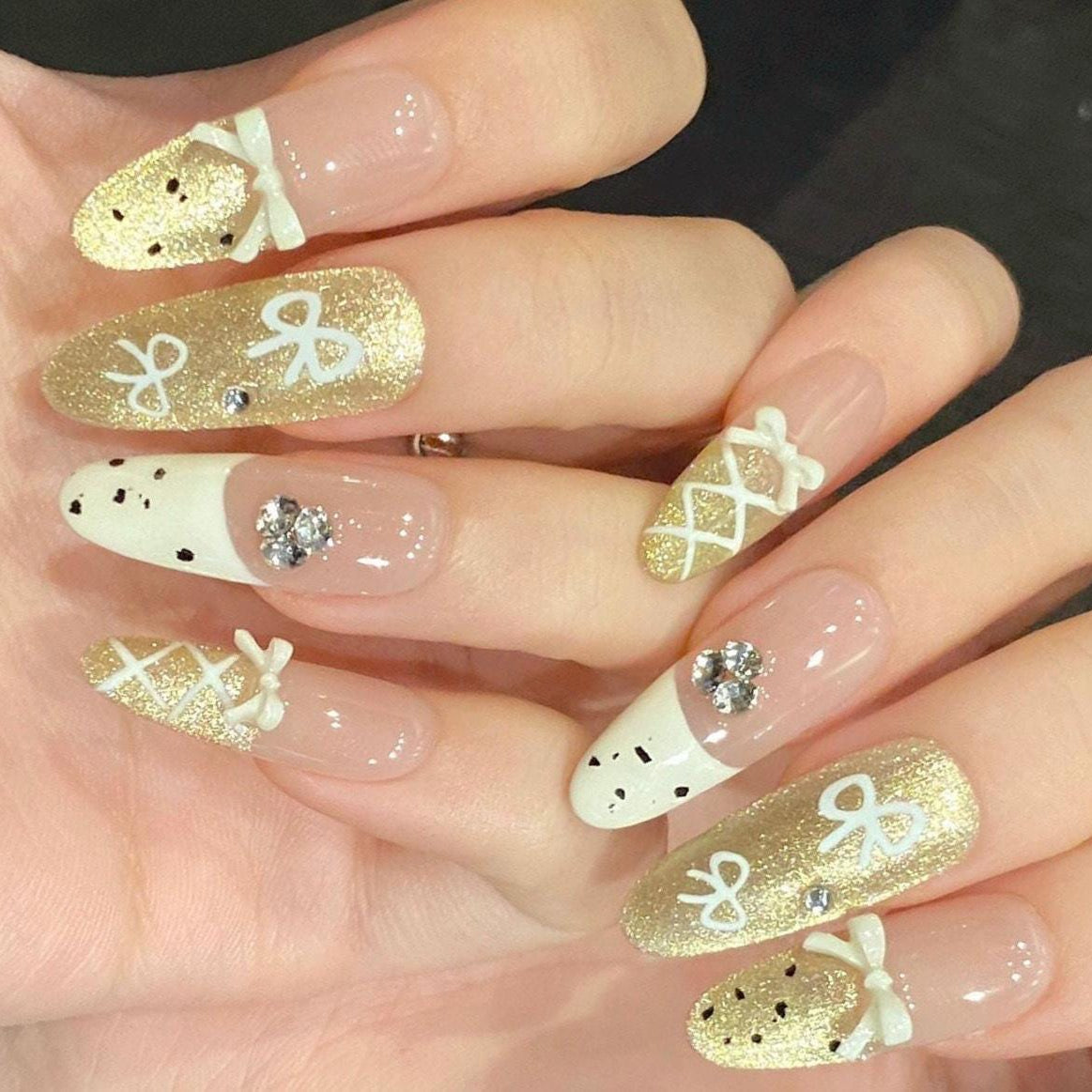 Gold Glitter Bow Press-On Nails – Elegant Rhinestone & Lace Heart Accents Artificial reusable fake glue on faux manicure nails trendy art