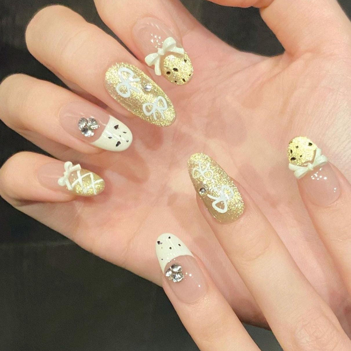 Gold Glitter Bow Press-On Nails – Elegant Rhinestone & Lace Heart Accents Artificial reusable fake glue on faux manicure nails trendy art
