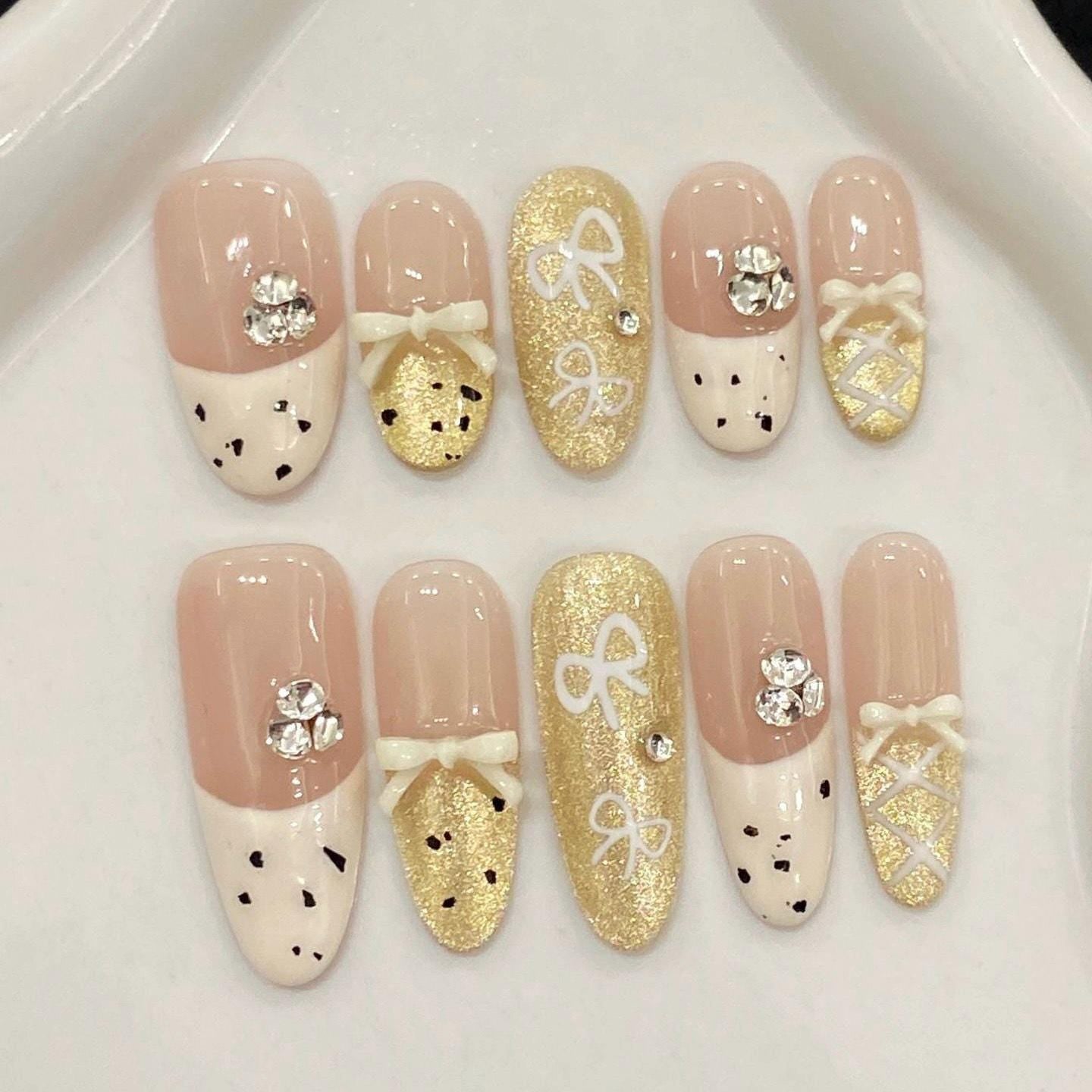 Gold Glitter Bow Press-On Nails – Elegant Rhinestone & Lace Heart Accents Artificial reusable fake glue on faux manicure nails trendy art