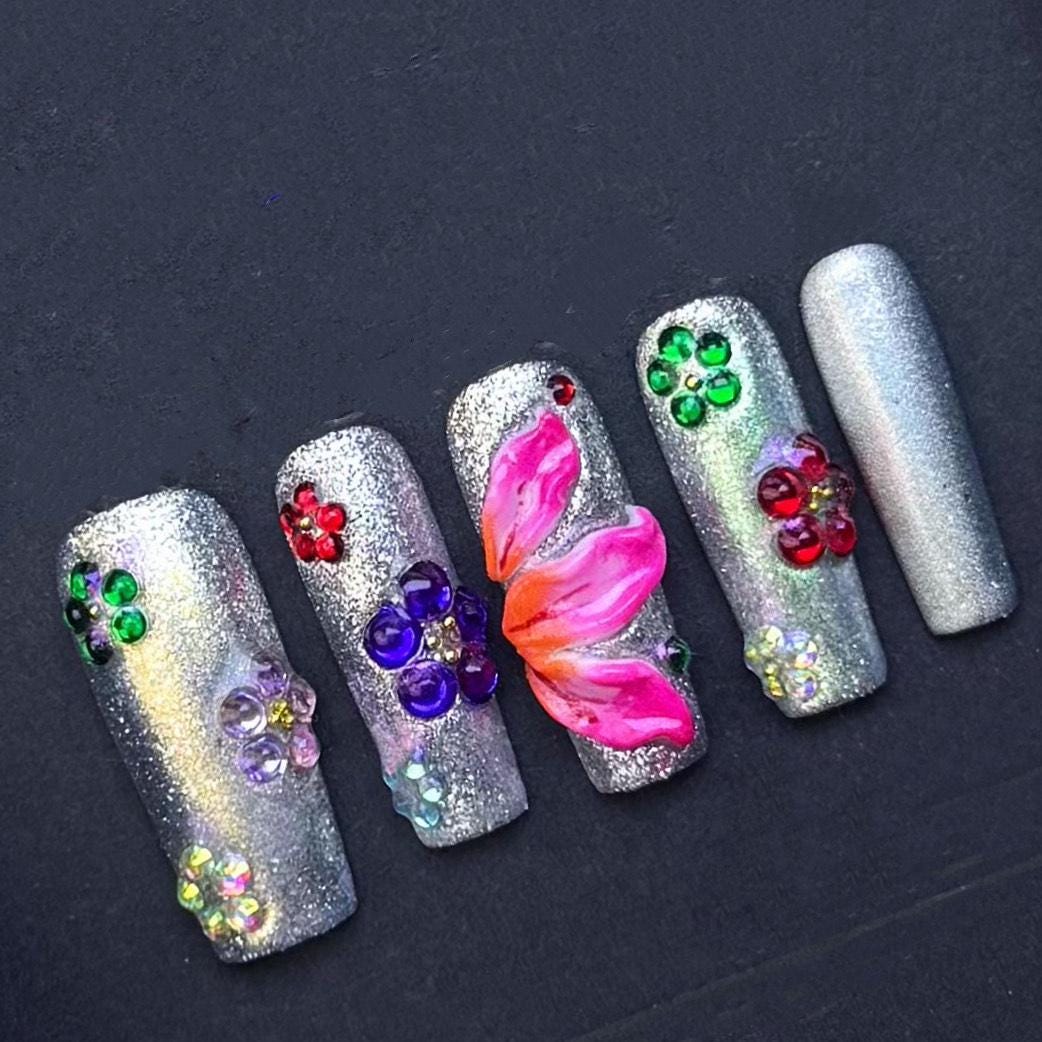Silver Glitter Floral Press On Nails with Rhinestones and 3D Pink Petals Artificial reusable fake glue on faux manicure nails trendy art