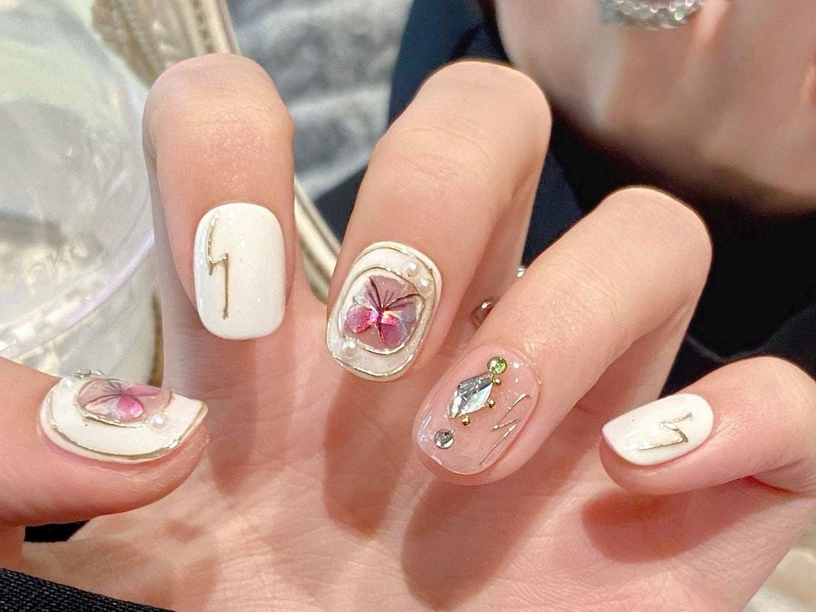 3D Butterfly Nail Art with Rhinestones Lightning Bolt Design Press On Nails Elegant Pearl White Nail Set kawaii nails y2k nails Korean nails