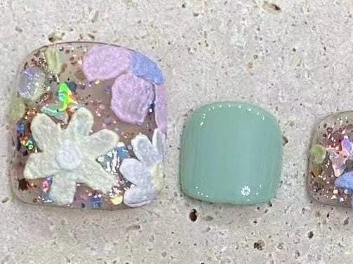Pastel Floral Press-On Toe Nails | Glitter Flower Pedicure Set | Spring Reusable Toe Nail Art