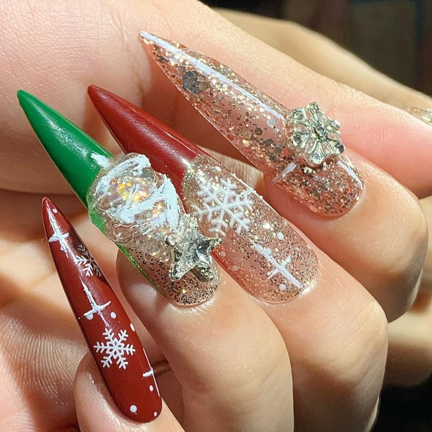 Luxury Christmas Press On Nails – Red, Green & Gold Snowflake Holiday Set Artificial reusable fake glue on faux manicure nails trendy art