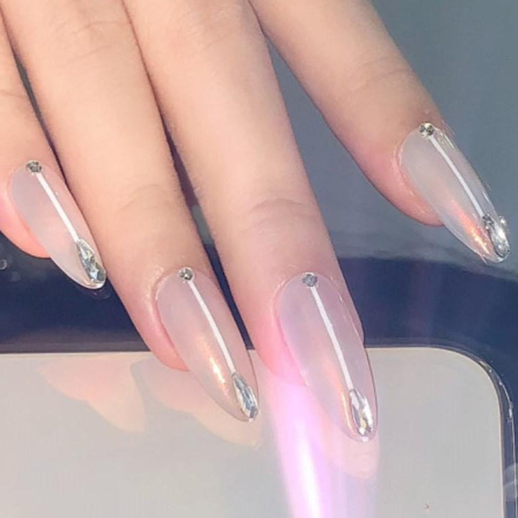 Chrome Pearl Aura Press-On Nails – Minimalist Silver Drop Accent Set Artificial reusable fake glue on faux manicure nails trendy art