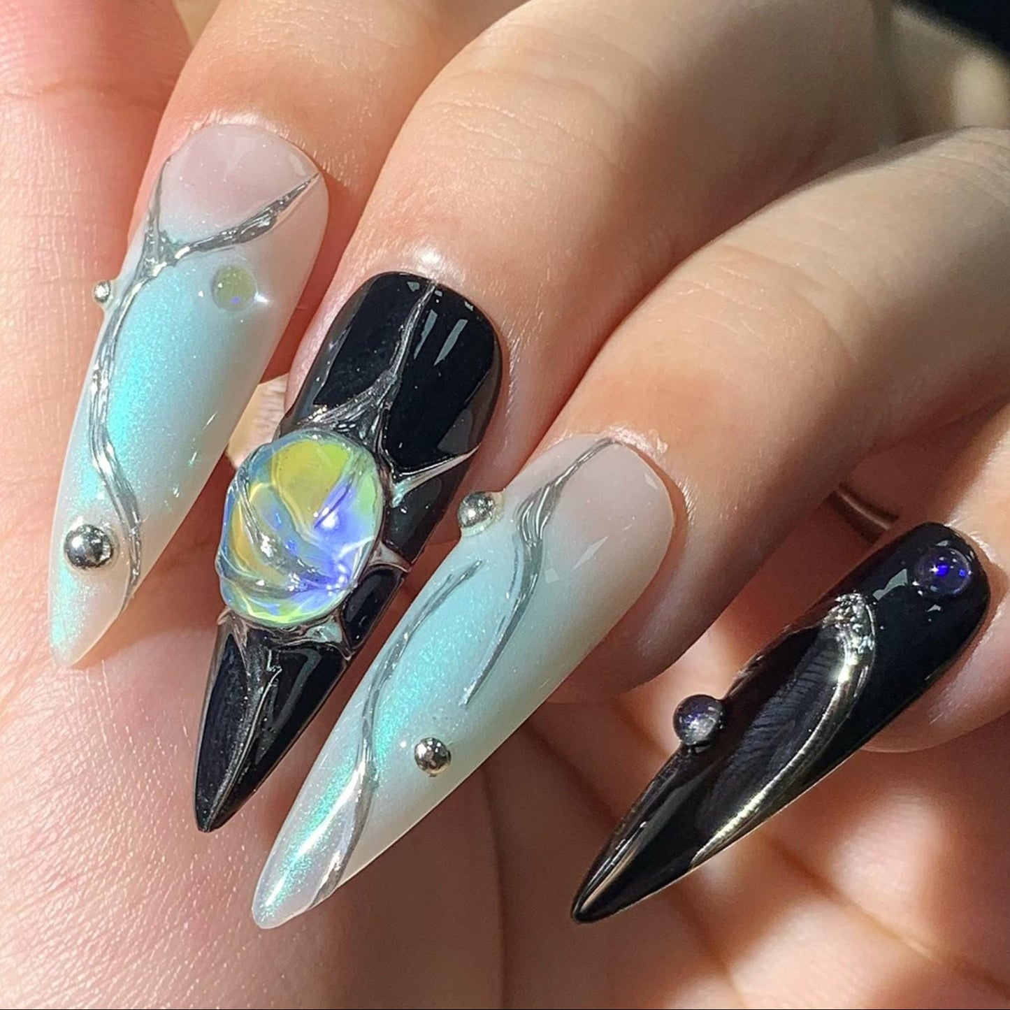 Moonlit Galaxy Chrome Press On Nails – Black & Pearl Gradient with Orb Charm Artificial reusable fake glue on faux manicure nails trendy art