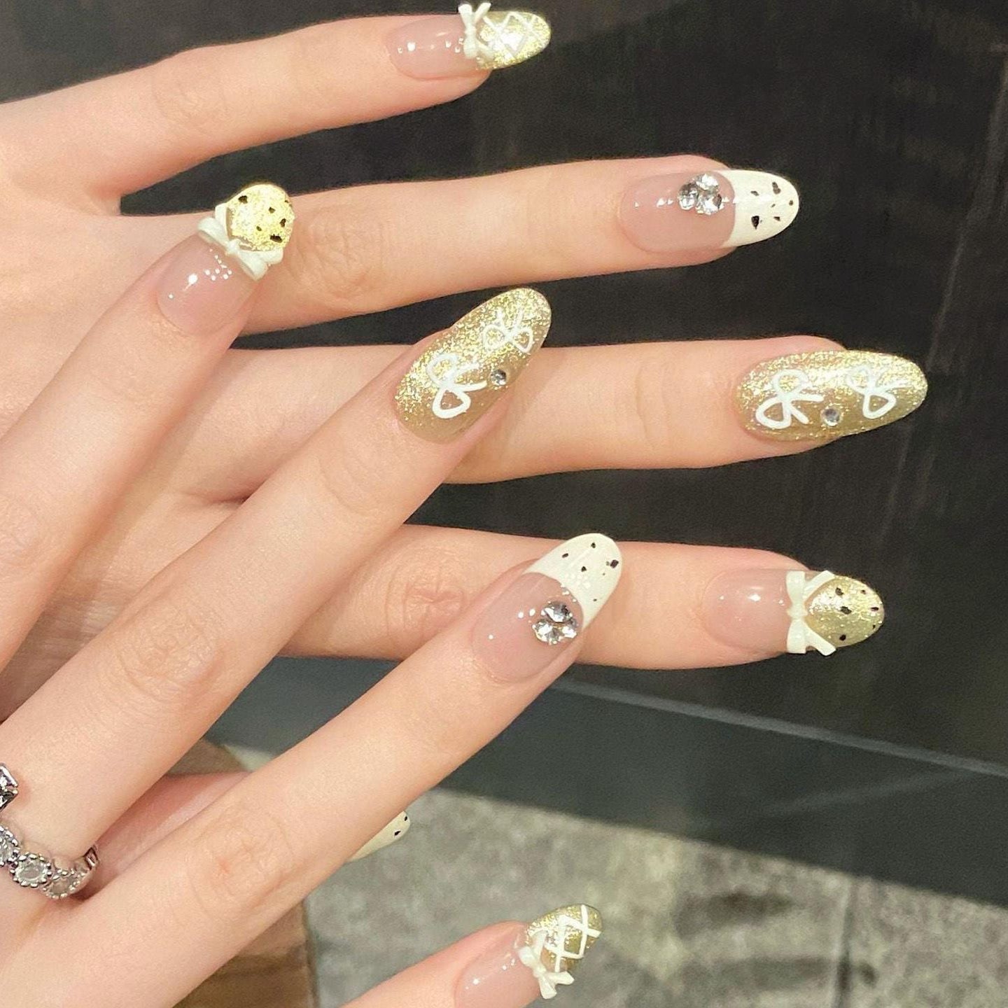 Gold Glitter Bow Press-On Nails – Elegant Rhinestone & Lace Heart Accents Artificial reusable fake glue on faux manicure nails trendy art
