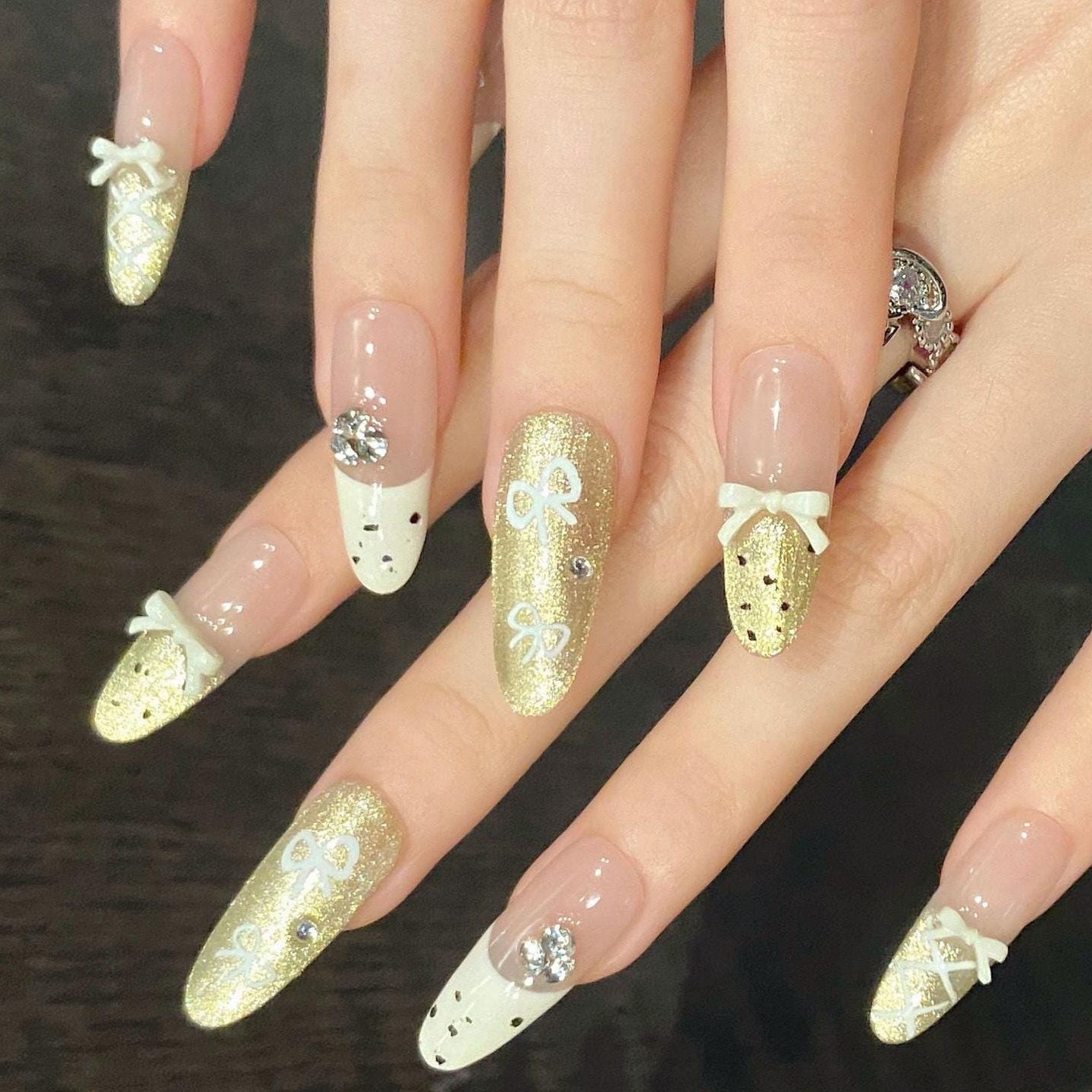 Gold Glitter Bow Press-On Nails – Elegant Rhinestone & Lace Heart Accents Artificial reusable fake glue on faux manicure nails trendy art