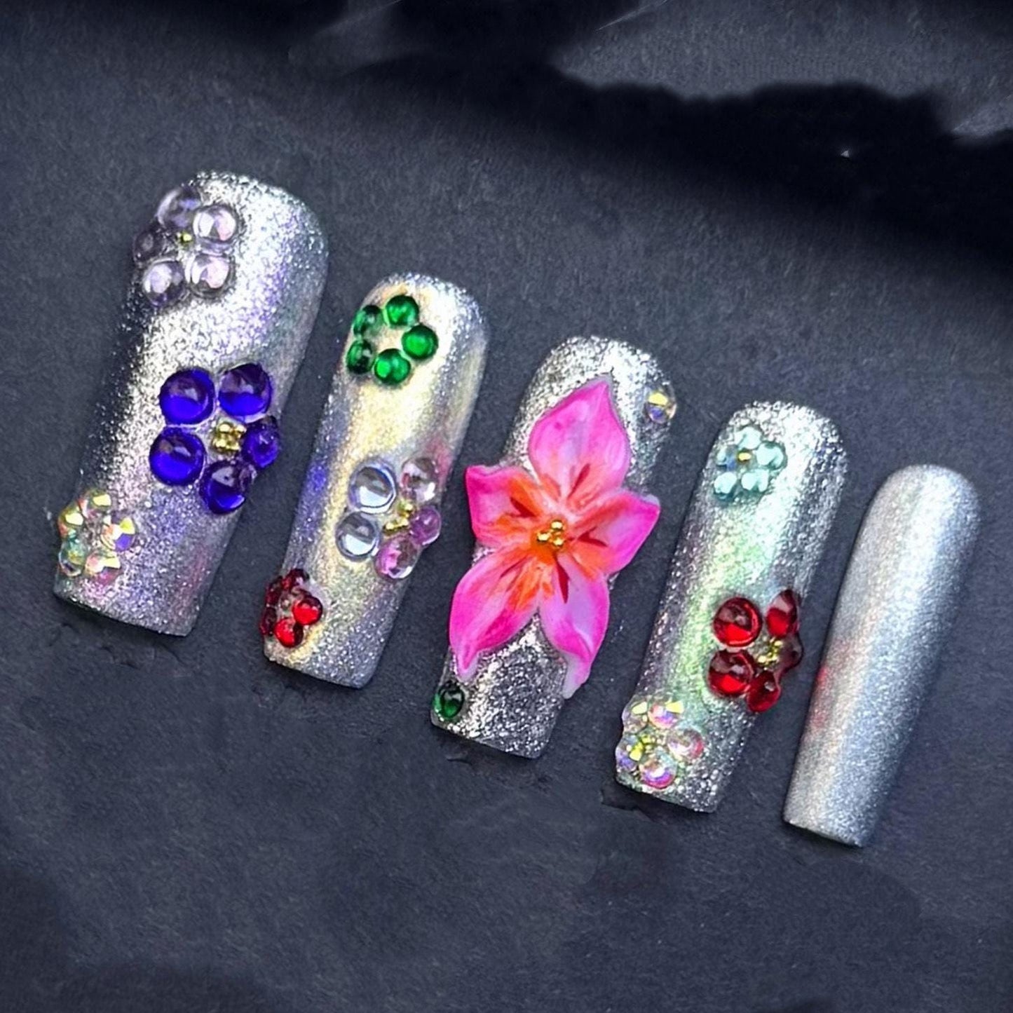 Silver Glitter Floral Press On Nails with Rhinestones and 3D Pink Petals Artificial reusable fake glue on faux manicure nails trendy art