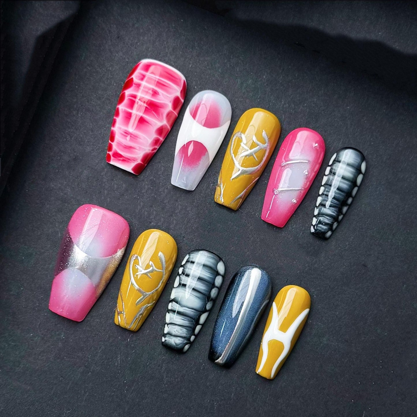 Abstract Art Press On Nails – Grunge Yellow Pink Black Edgy Design Set. Artificial reusable fake glue on faux manicure nails trendy art.