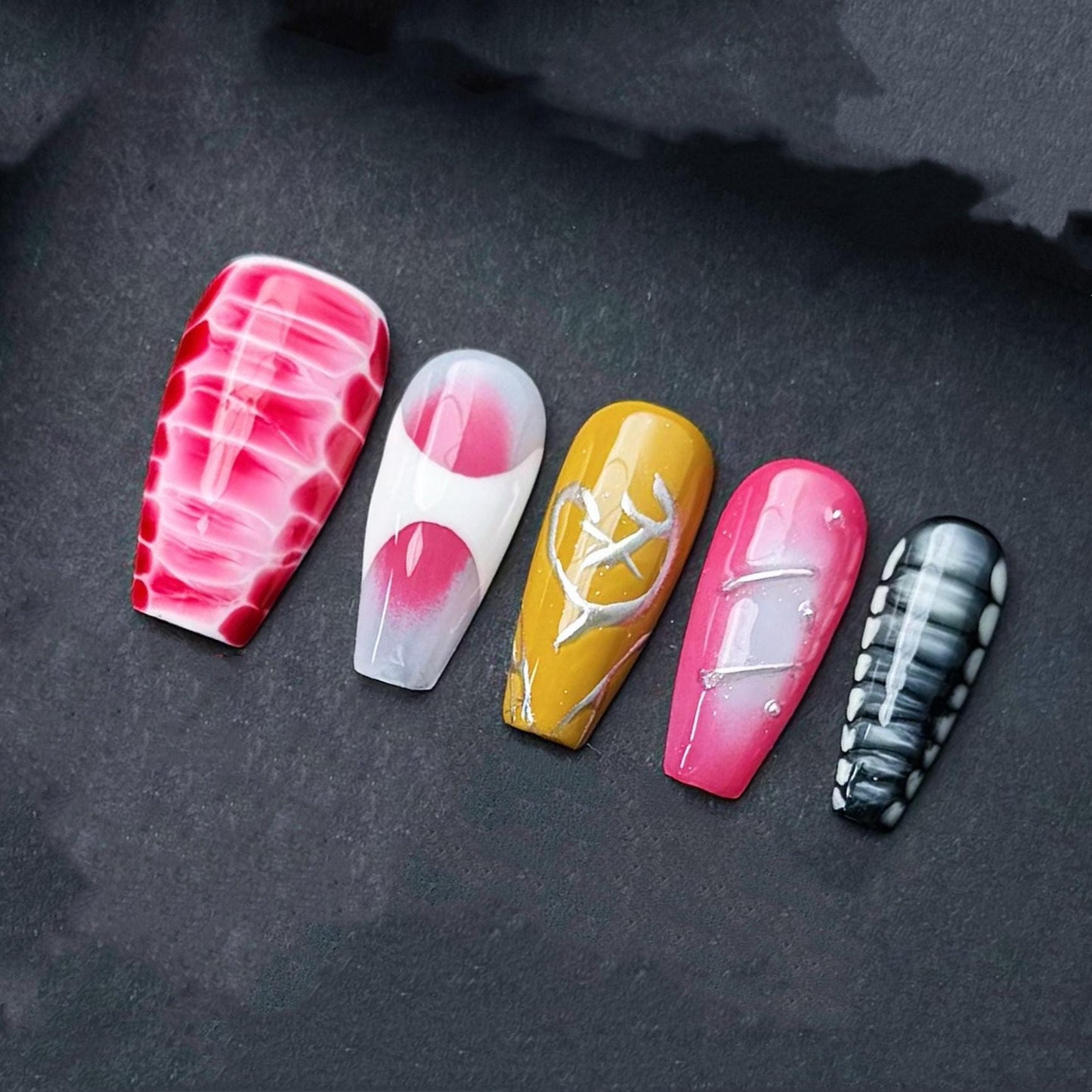 Abstract Art Press On Nails – Grunge Yellow Pink Black Edgy Design Set. Artificial reusable fake glue on faux manicure nails trendy art.