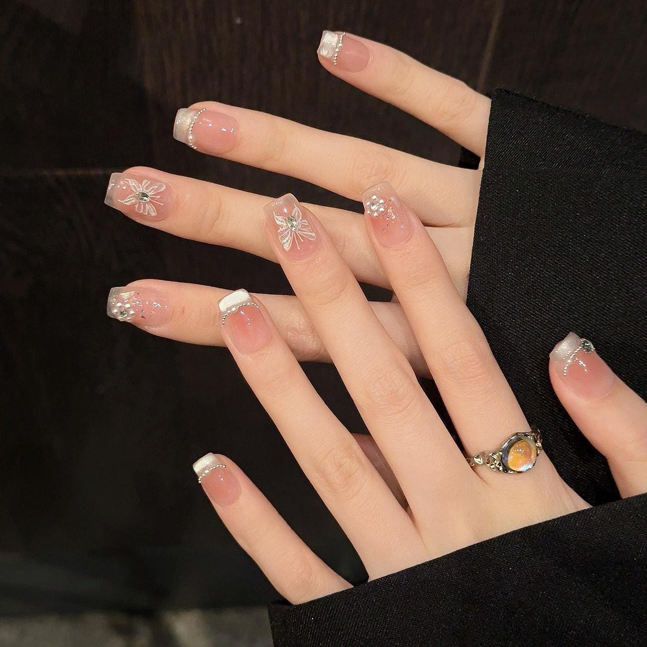 Ultra Feminine Blush Pink Short Press-On Nails | Pearl & Bow Design | Kawaii Bridal Nails | Reusable Elegant Nail Set