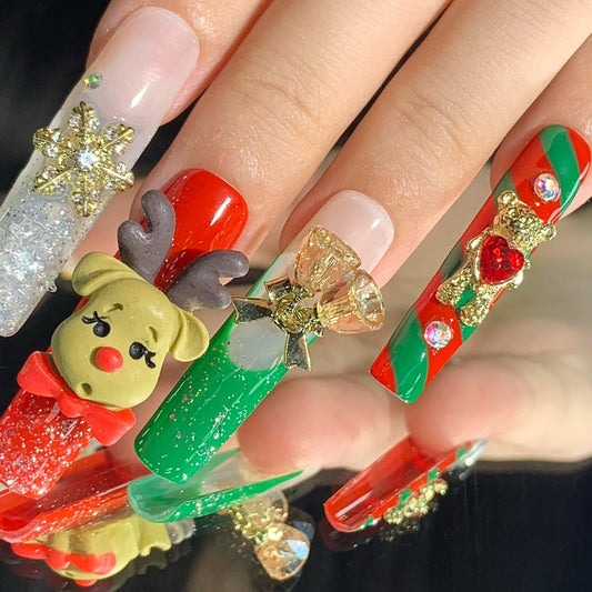 Cute Christmas Character Press On Nails 3D Santa Reindeer & Snowman Holiday Set Artificial reusable fake glue on faux manicure nails trendy