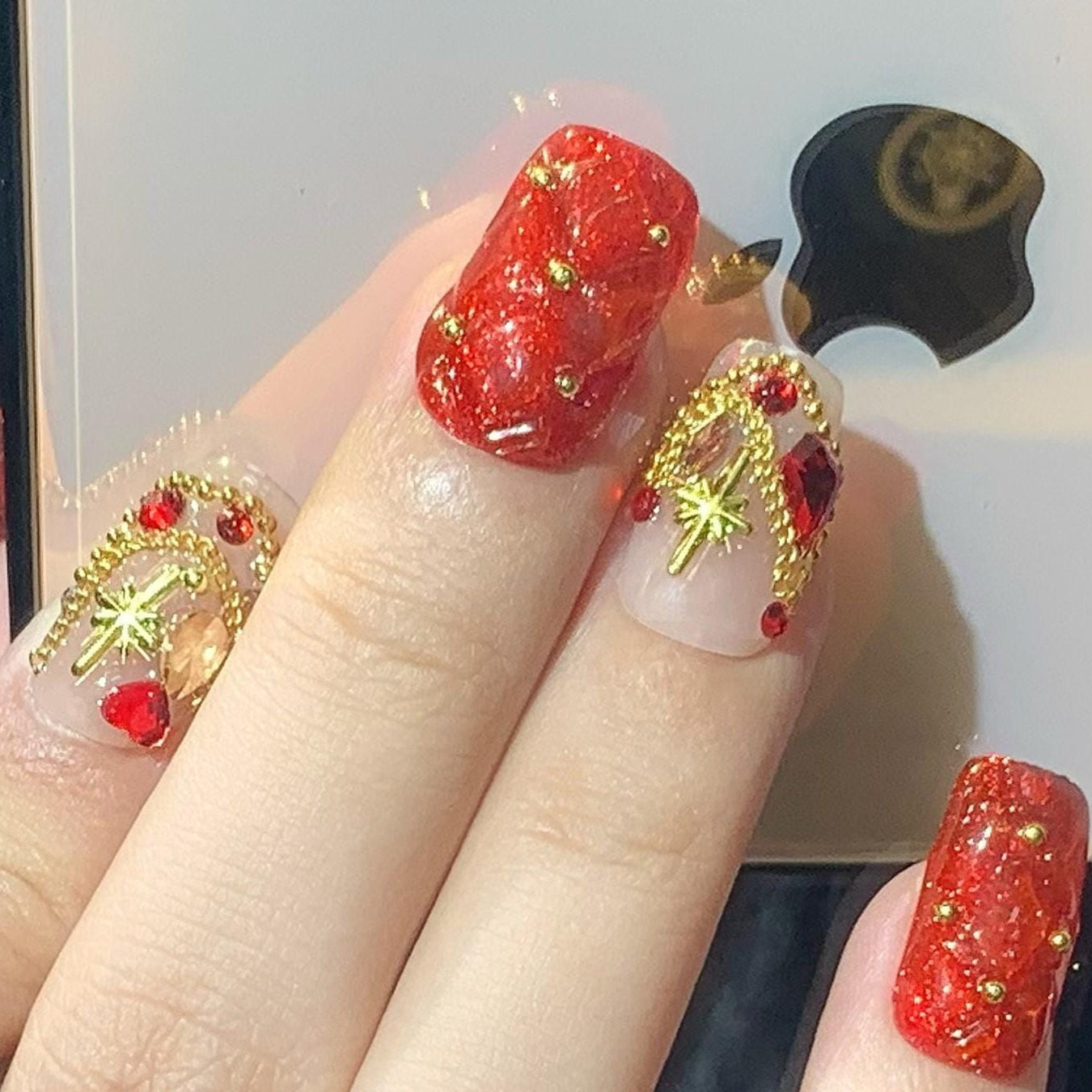 Red Glitter Knit Texture Press-On Nails with Gold & Gem Accents Artificial reusable fake glue on faux manicure nails trendy art