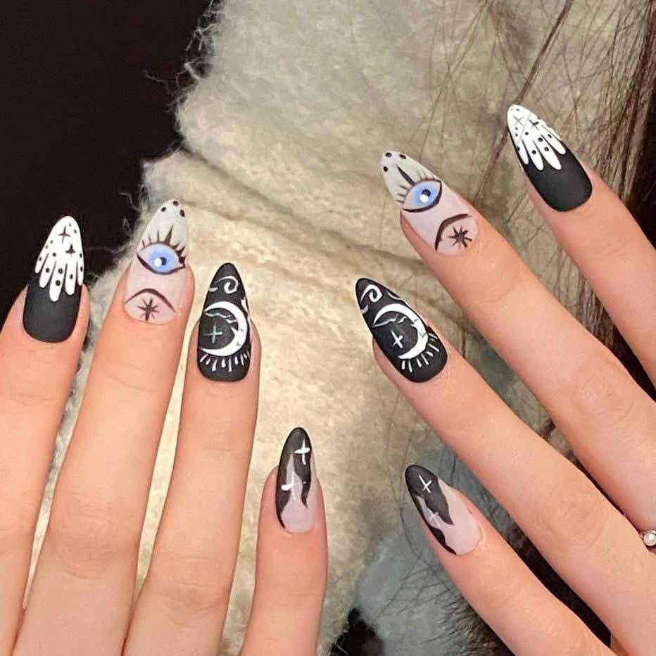 Mystic Eye Press On Nails Black and White Tarot Nails Hand Painted Celestial Nail Art Gothic Spiritual Nail Set Manicure glue on artificial