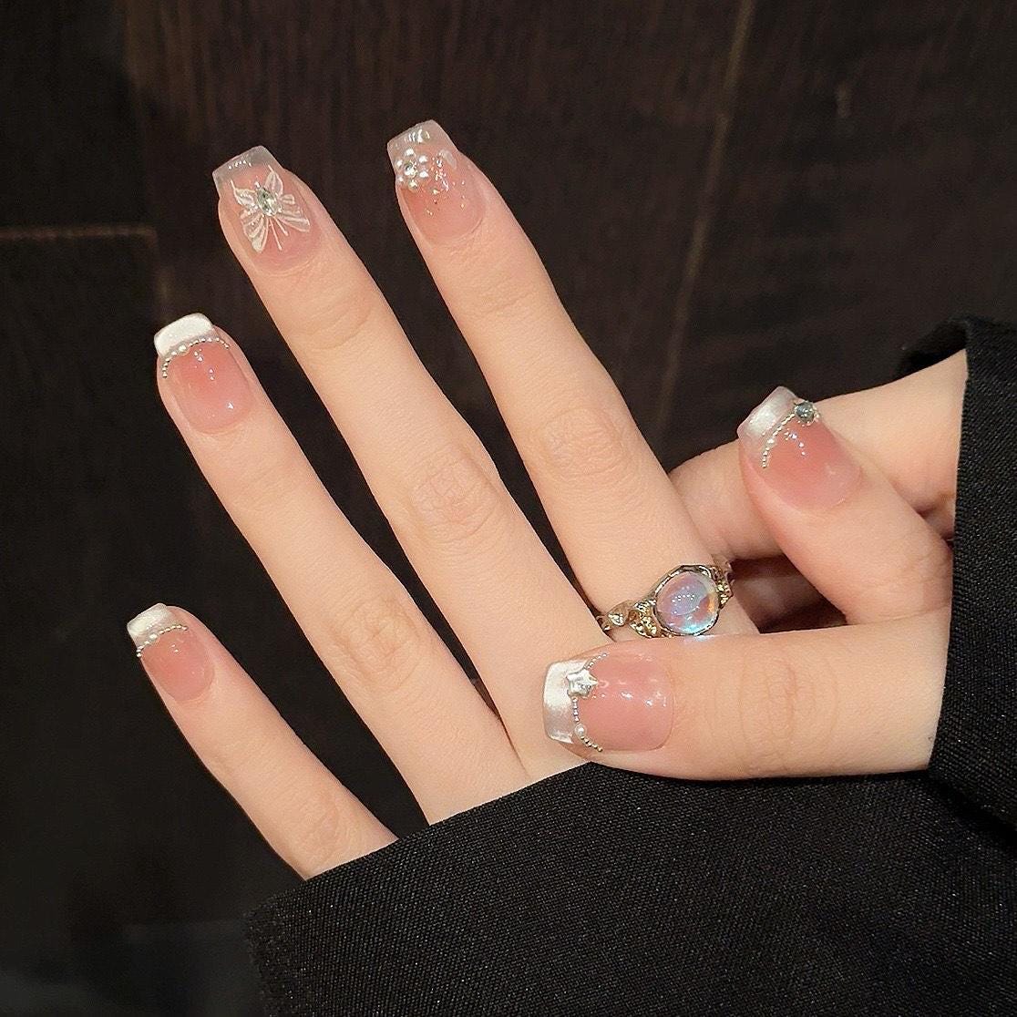 Ultra Feminine Blush Pink Short Press-On Nails | Pearl & Bow Design | Kawaii Bridal Nails | Reusable Elegant Nail Set