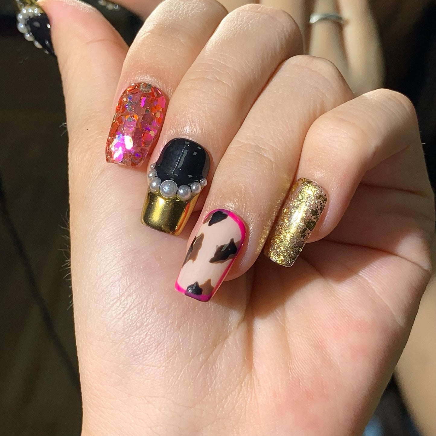 glam press on nails gold foil  leopard print  pearl accent  black gold bold set, sequin glitter statement  luxury hot pink fashion, bling