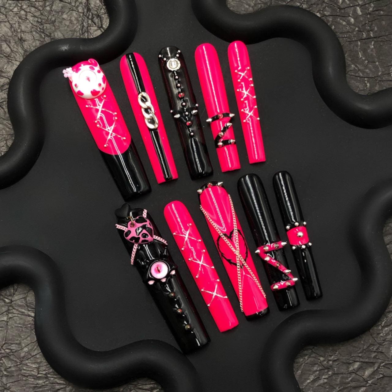 Hot Pink & Black Gothic Baddie Press On Nails – Eye Charm  Chain Corset Set Artificial reusable fake glue on faux manicure nails trendy art