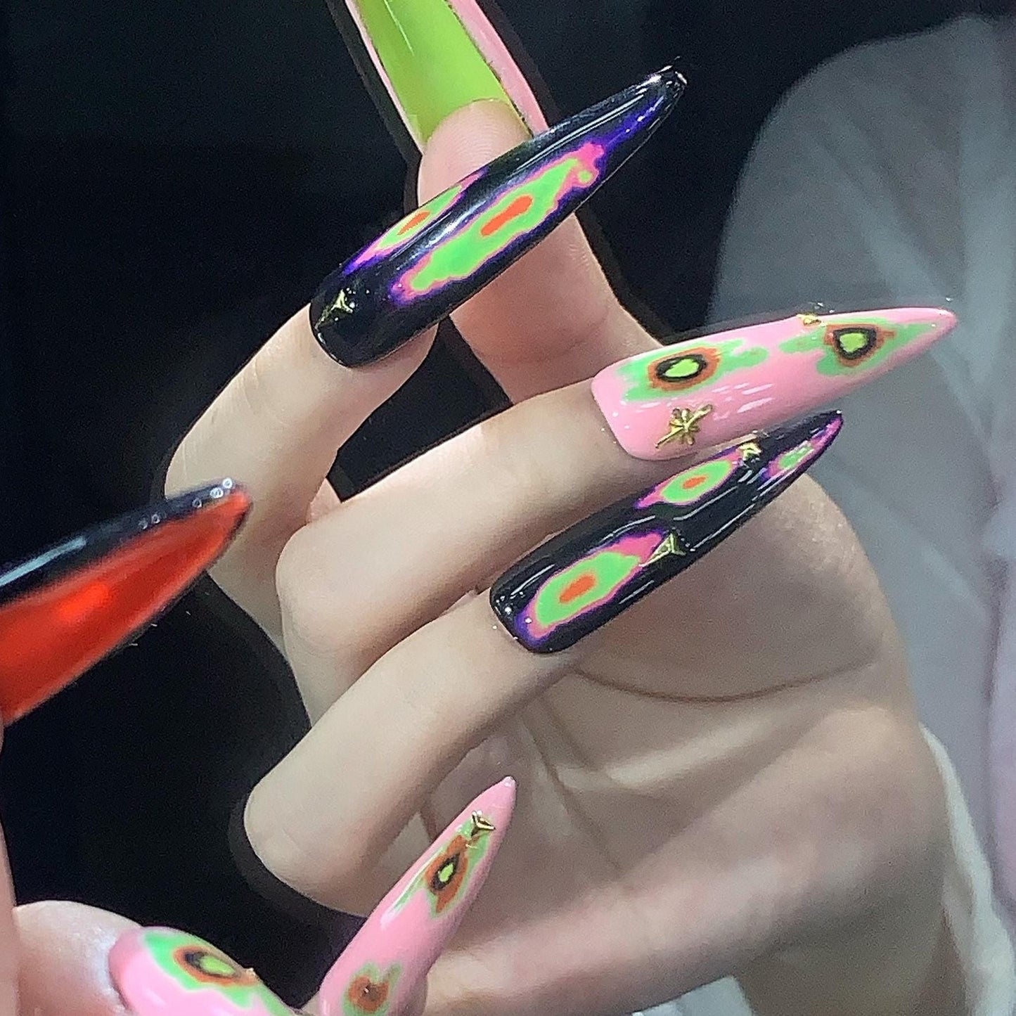 Heat Map Press-On Nails – Trippy Neon Psychedelic Nail Set with Gold Studs Artificial reusable fake glue on faux manicure nails trendy art