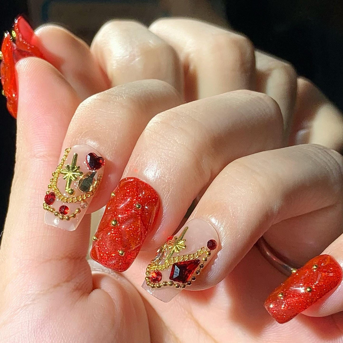 Red Glitter Knit Texture Press-On Nails with Gold & Gem Accents Artificial reusable fake glue on faux manicure nails trendy art