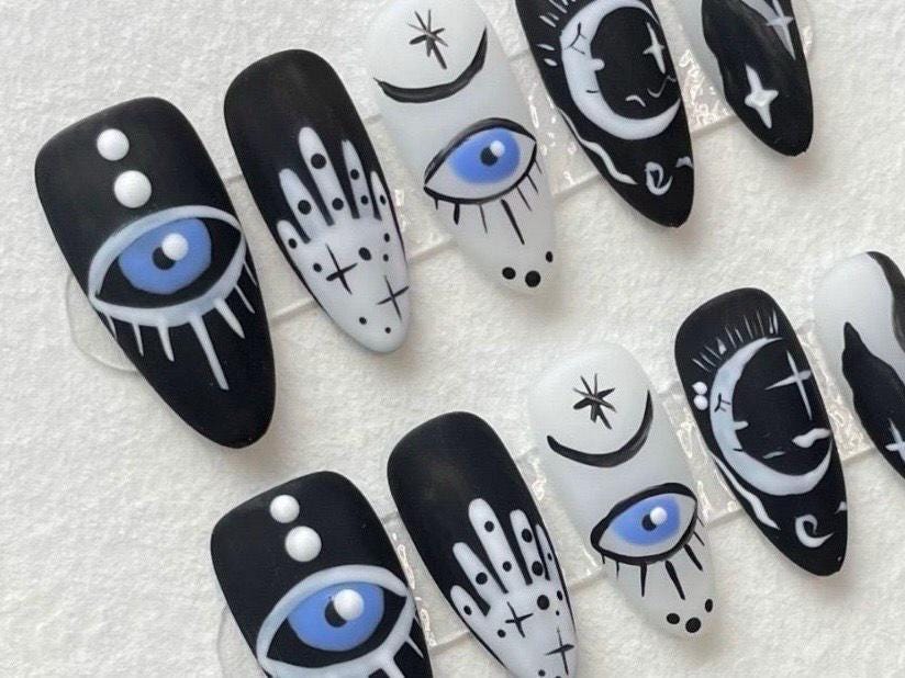 Mystic Eye Press On Nails Black and White Tarot Nails Hand Painted Celestial Nail Art Gothic Spiritual Nail Set Manicure glue on artificial