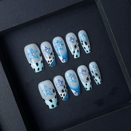 Blue Floral Star Press-On Nails with Dalmatian Print and Rhinestone Accents – Medium Square.