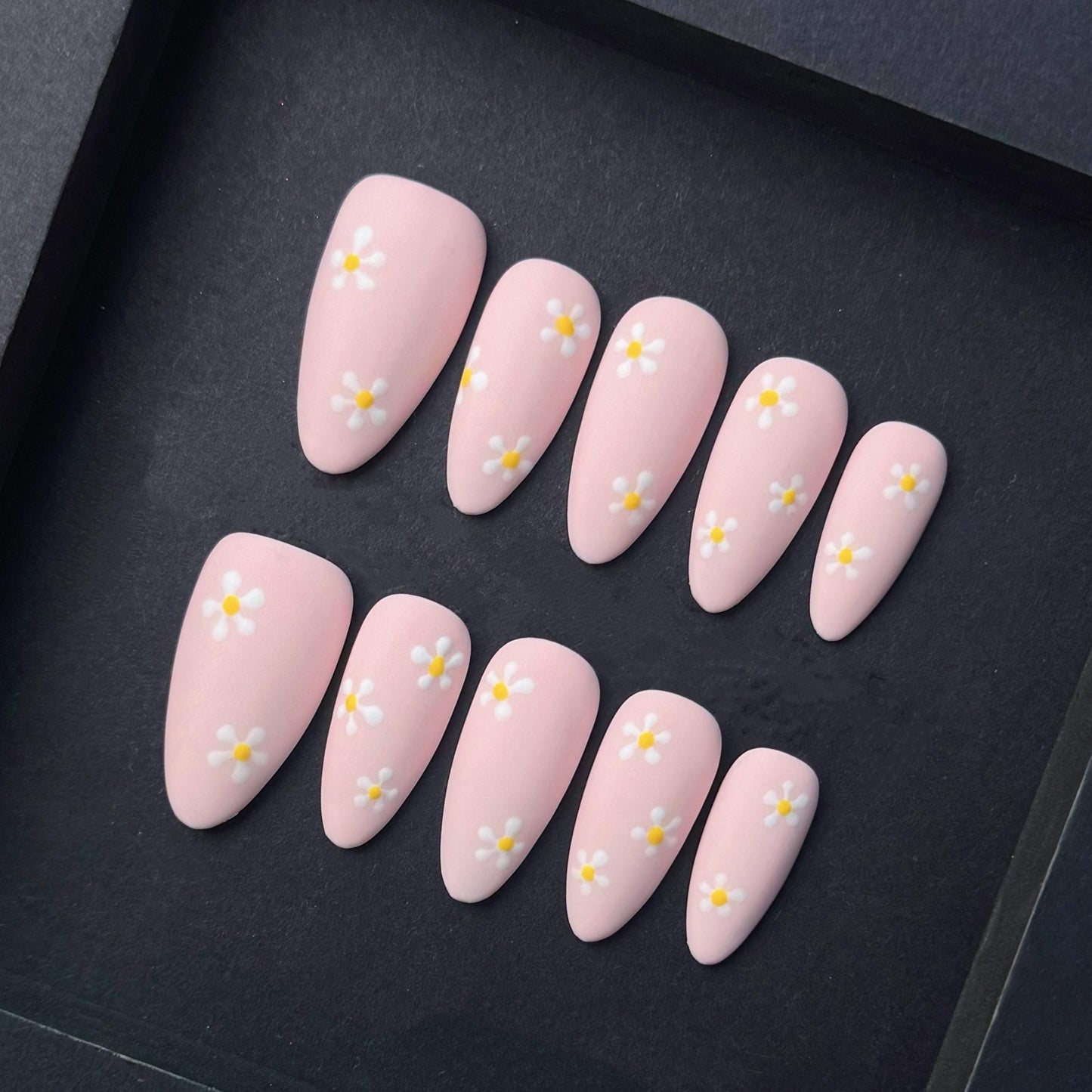 Soft Pink Daisy Press On Nails Matte Floral Pastel Spring Nail Set. Artificial reusable fake glue on faux manicure nails trendy art.