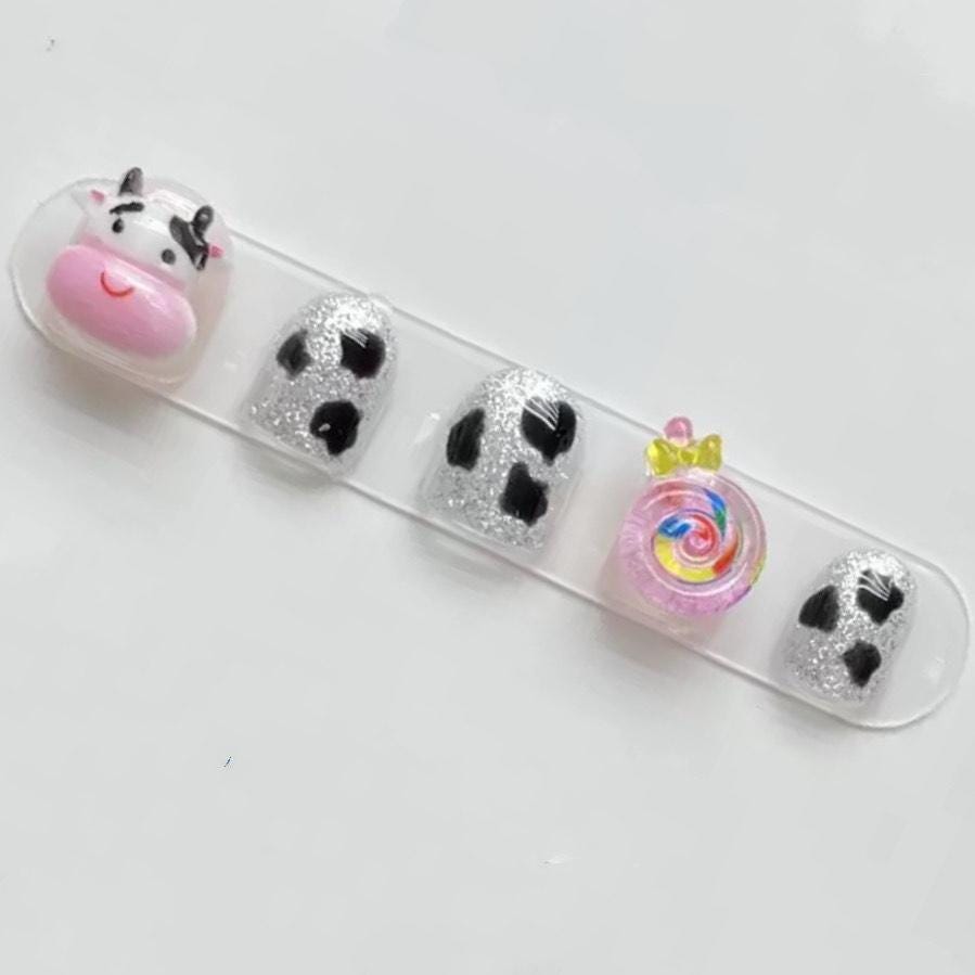 Cute Cow and Candy Glitter Kids Press-On Nails – Farm Theme Nail Set. Artificial reusable fake glue on faux manicure nails trendy art.